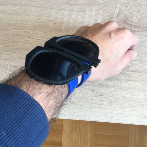 Sunglasses - Picture 4 of 4